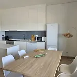 Moderno Na Com Varanda Grande