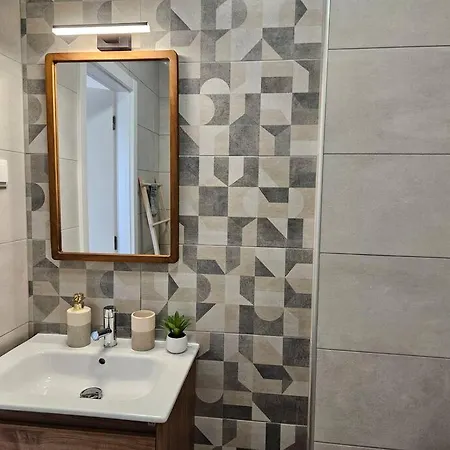 Moderno Na Com Varanda Grande Apartment