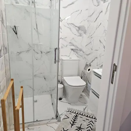 Moderno Na Com Varanda Grande Apartment