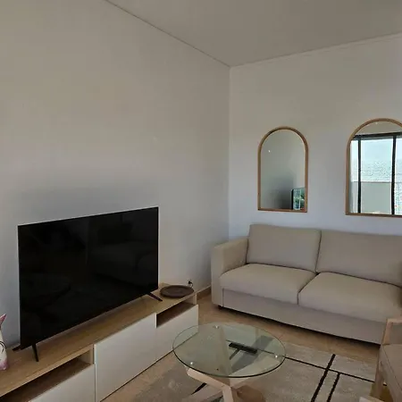 Moderno Na Com Varanda Grande Apartment